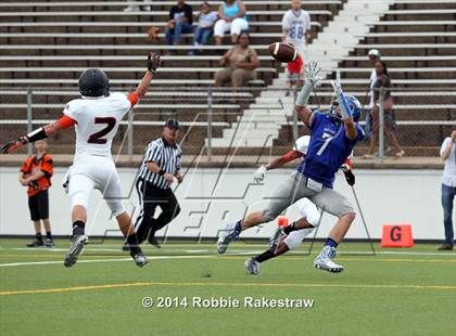 Thumbnail 2 in Grand Saline vs. Frankston photogallery.