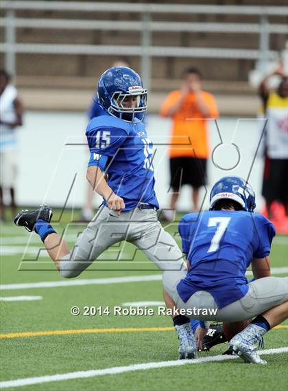 Thumbnail 3 in Grand Saline vs. Frankston photogallery.