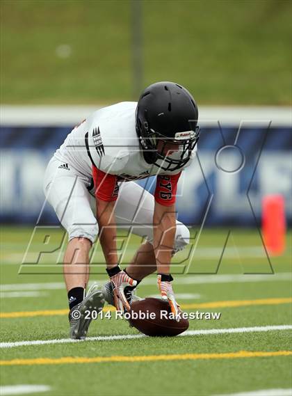 Thumbnail 2 in Grand Saline vs. Frankston photogallery.