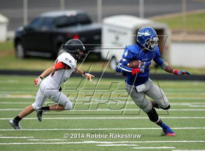 Thumbnail 3 in Grand Saline vs. Frankston photogallery.
