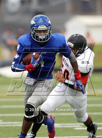 Thumbnail 3 in Grand Saline vs. Frankston photogallery.