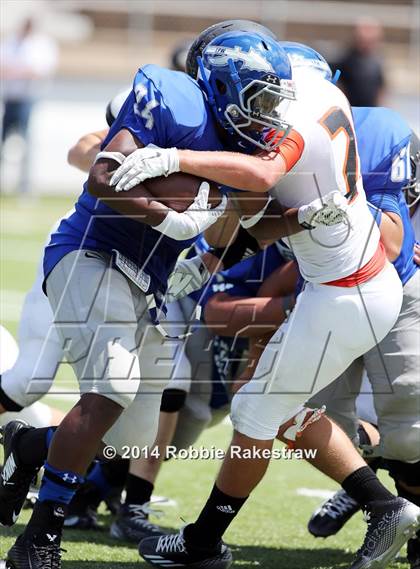 Thumbnail 2 in Grand Saline vs. Frankston photogallery.