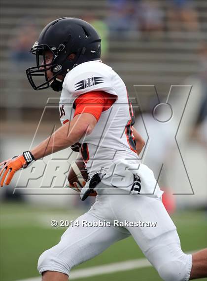 Thumbnail 2 in Grand Saline vs. Frankston photogallery.