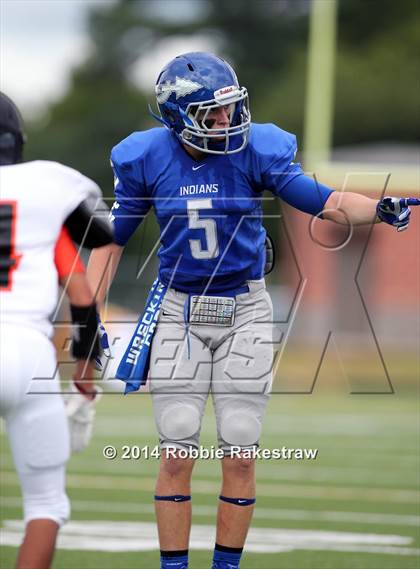 Thumbnail 2 in Grand Saline vs. Frankston photogallery.