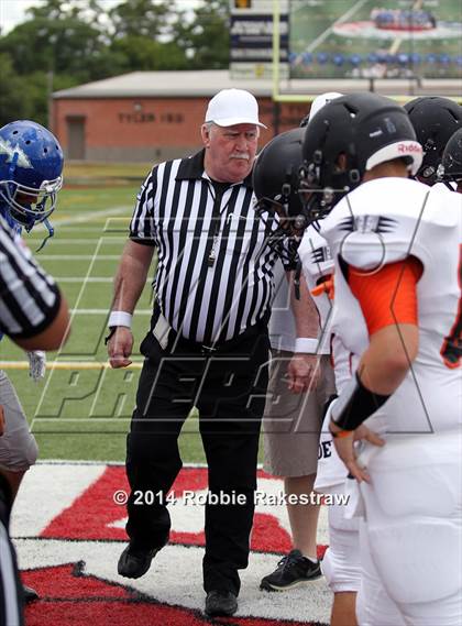 Thumbnail 1 in Grand Saline vs. Frankston photogallery.