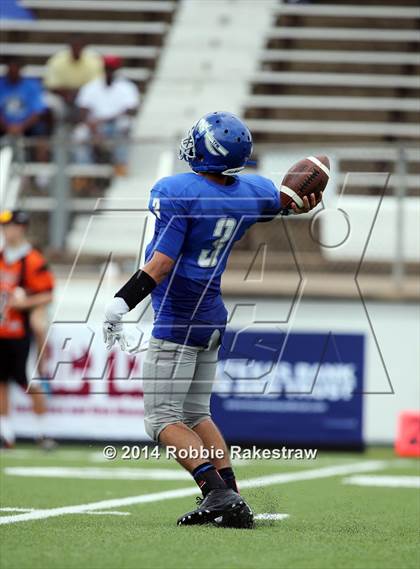 Thumbnail 3 in Grand Saline vs. Frankston photogallery.