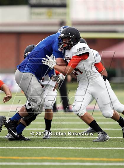 Thumbnail 2 in Grand Saline vs. Frankston photogallery.