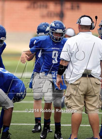 Thumbnail 2 in Grand Saline vs. Frankston photogallery.