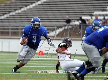 Thumbnail 3 in Grand Saline vs. Frankston photogallery.