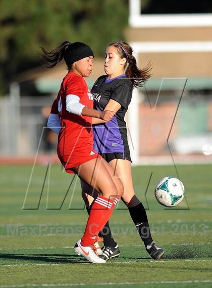 Thumbnail 2 in Valencia vs. Taft photogallery.