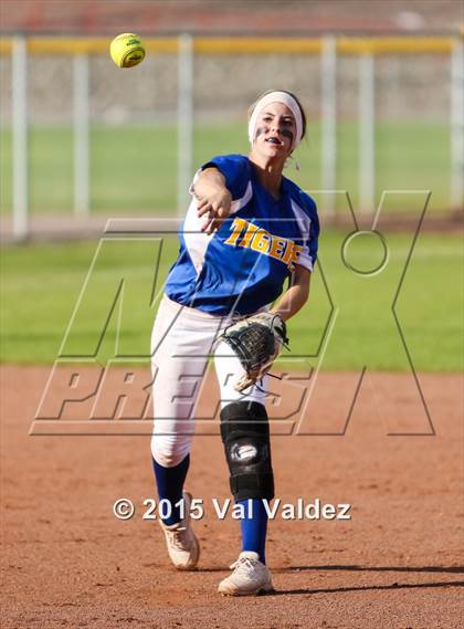 Thumbnail 1 in Tucson High Magnet School vs Marana (Tucson Badger Invitational) photogallery.