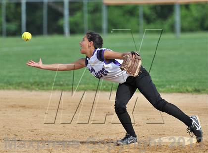 Thumbnail 2 in White Plains vs Lincoln (Section 1 Class AA First Round) photogallery.