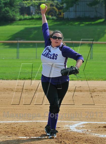 Thumbnail 2 in White Plains vs Lincoln (Section 1 Class AA First Round) photogallery.