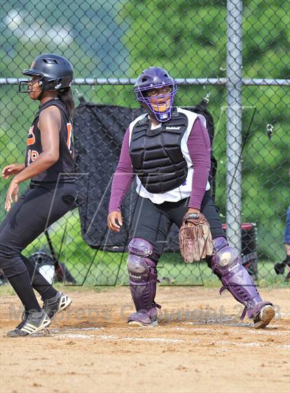 Thumbnail 2 in White Plains vs Lincoln (Section 1 Class AA First Round) photogallery.