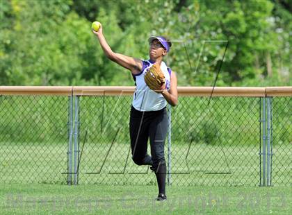 Thumbnail 3 in White Plains vs Lincoln (Section 1 Class AA First Round) photogallery.