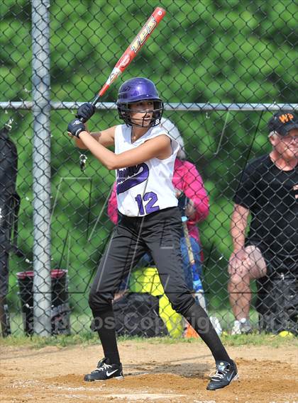 Thumbnail 3 in White Plains vs Lincoln (Section 1 Class AA First Round) photogallery.