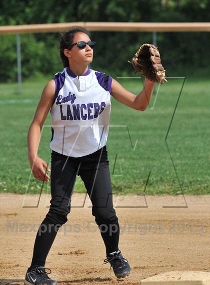 Thumbnail 2 in White Plains vs Lincoln (Section 1 Class AA First Round) photogallery.