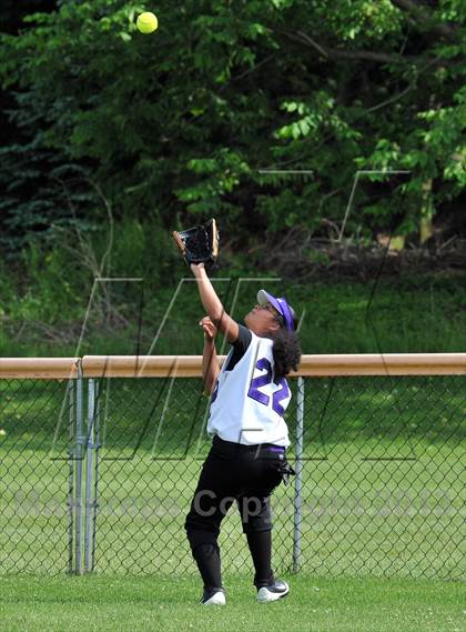 Thumbnail 1 in White Plains vs Lincoln (Section 1 Class AA First Round) photogallery.