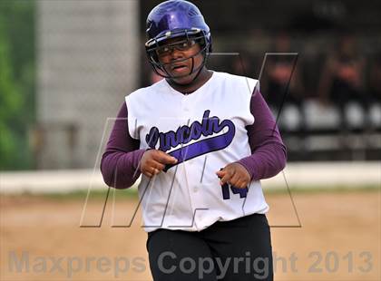 Thumbnail 3 in White Plains vs Lincoln (Section 1 Class AA First Round) photogallery.