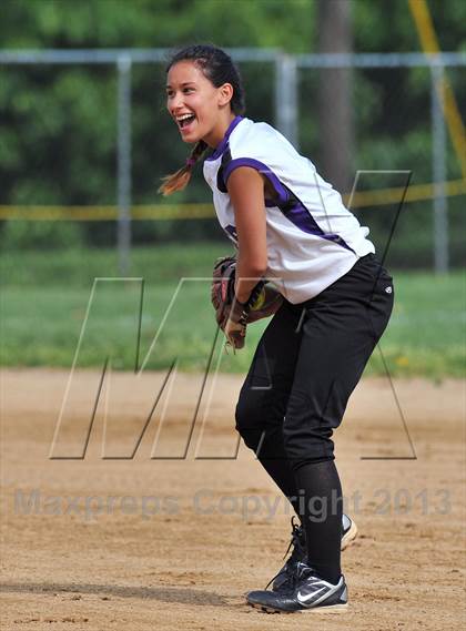 Thumbnail 2 in White Plains vs Lincoln (Section 1 Class AA First Round) photogallery.