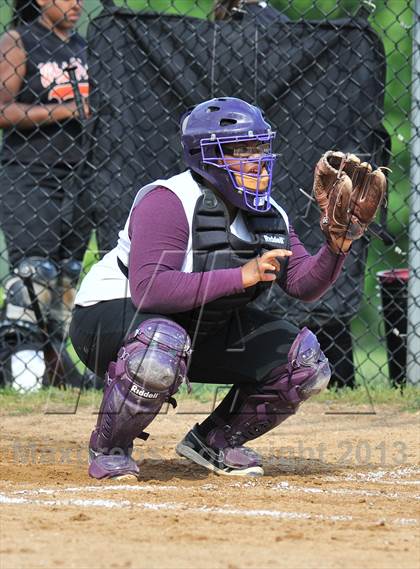 Thumbnail 3 in White Plains vs Lincoln (Section 1 Class AA First Round) photogallery.