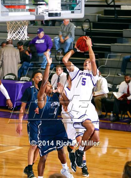 Thumbnail 1 in Lee's Summit West vs. Fayetteville photogallery.