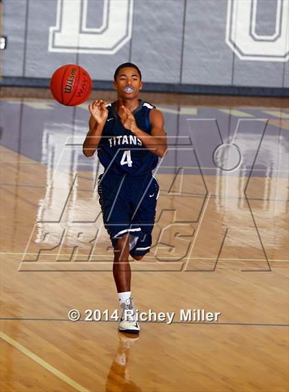 Thumbnail 3 in Lee's Summit West vs. Fayetteville photogallery.