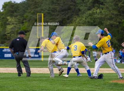 Thumbnail 1 in West Islip vs Eastport South Manor (Section XI Class AA Finals) photogallery.