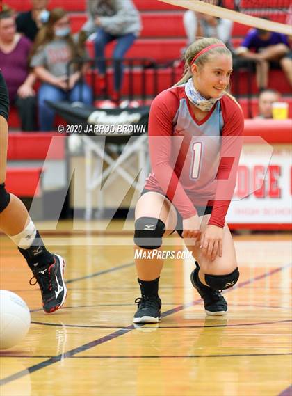 Thumbnail 3 in Bridge City vs Lumberton photogallery.