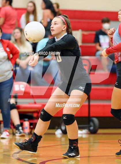 Thumbnail 2 in Bridge City vs Lumberton photogallery.
