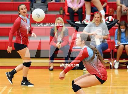 Thumbnail 3 in Bridge City vs Lumberton photogallery.