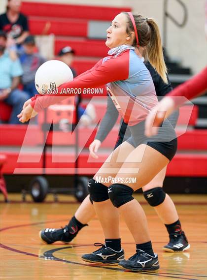 Thumbnail 3 in Bridge City vs Lumberton photogallery.