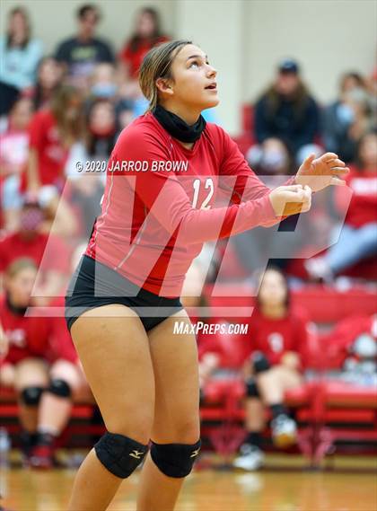 Thumbnail 2 in Bridge City vs Lumberton photogallery.