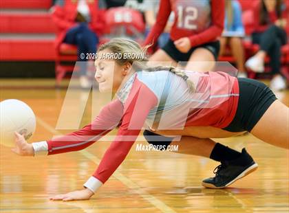 Thumbnail 2 in Bridge City vs Lumberton photogallery.