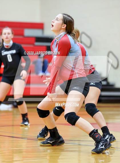 Thumbnail 2 in Bridge City vs Lumberton photogallery.