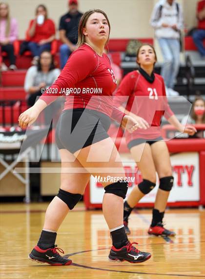 Thumbnail 3 in Bridge City vs Lumberton photogallery.