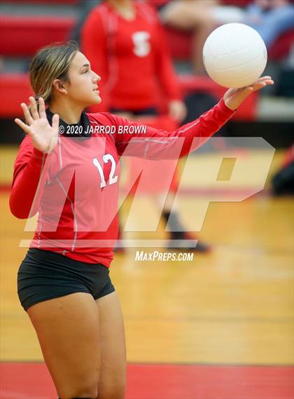 Thumbnail 2 in Bridge City vs Lumberton photogallery.