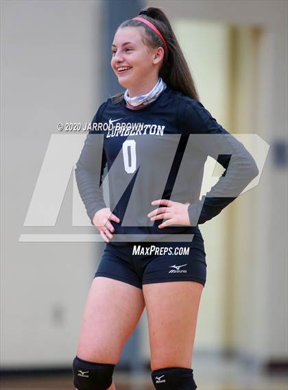 Thumbnail 2 in Bridge City vs Lumberton photogallery.