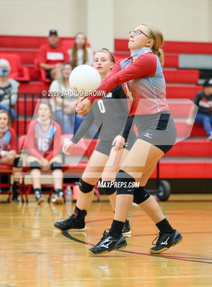 Thumbnail 1 in Bridge City vs Lumberton photogallery.