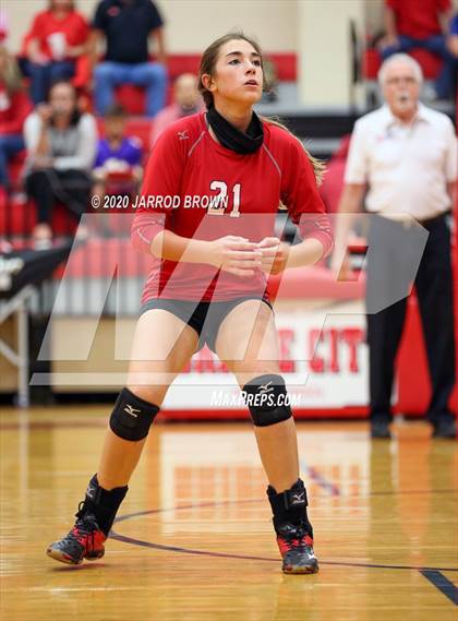 Thumbnail 1 in Bridge City vs Lumberton photogallery.