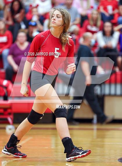 Thumbnail 2 in Bridge City vs Lumberton photogallery.