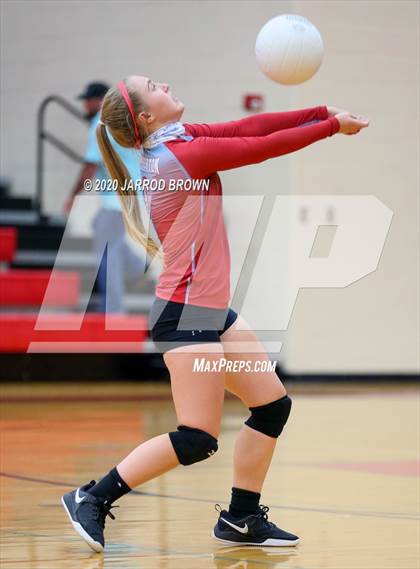 Thumbnail 2 in Bridge City vs Lumberton photogallery.