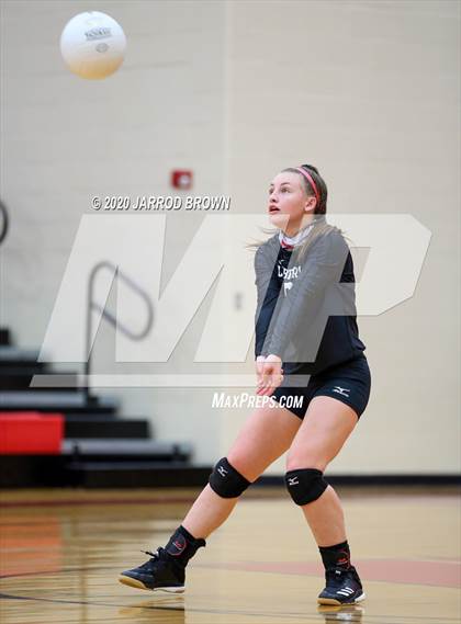 Thumbnail 3 in Bridge City vs Lumberton photogallery.