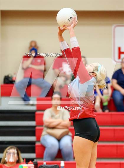 Thumbnail 2 in Bridge City vs Lumberton photogallery.