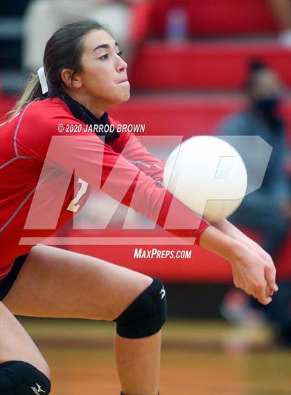 Thumbnail 2 in Bridge City vs Lumberton photogallery.