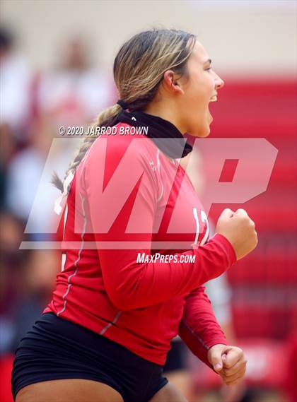 Thumbnail 3 in Bridge City vs Lumberton photogallery.