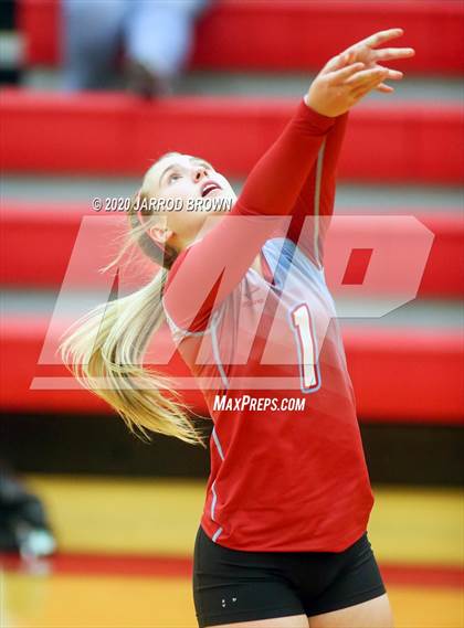 Thumbnail 3 in Bridge City vs Lumberton photogallery.