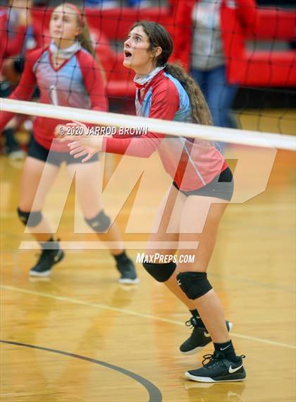 Thumbnail 2 in Bridge City vs Lumberton photogallery.
