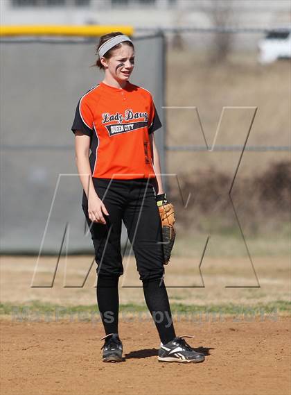 Thumbnail 1 in Queen City vs. Gilmer (Texas 2 Step Tournament) photogallery.