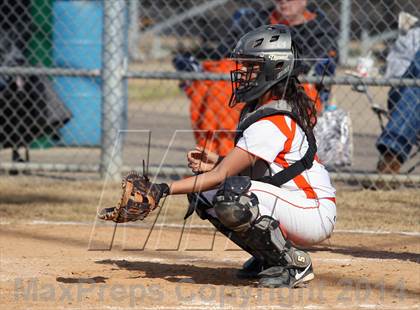 Thumbnail 2 in Queen City vs. Gilmer (Texas 2 Step Tournament) photogallery.